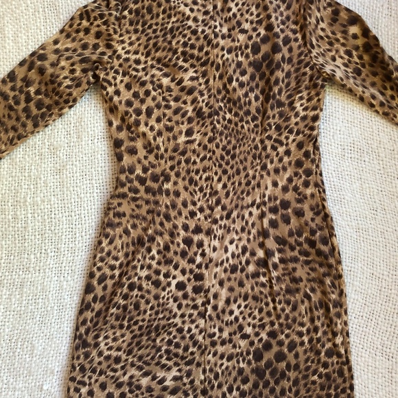 J. McLaughlin: Leopard printed fitted dress, size small - Picture 5 of 6